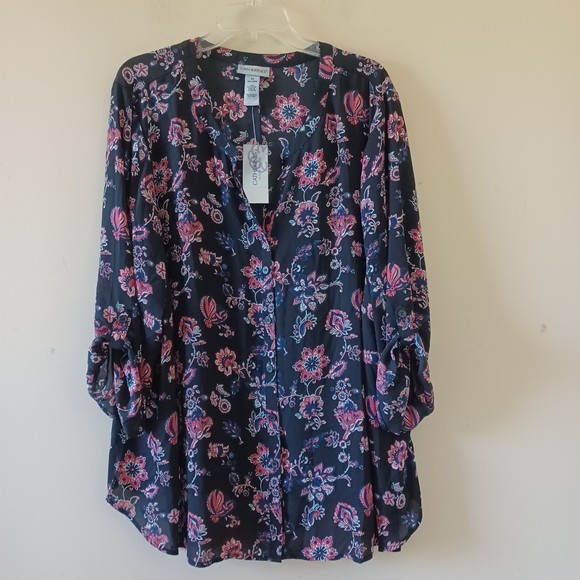Catherines Tops - Catherines Blouse Sz 26 / 28 3X NWT Dark Floral Button Front 3/4 Sleeves Vneck